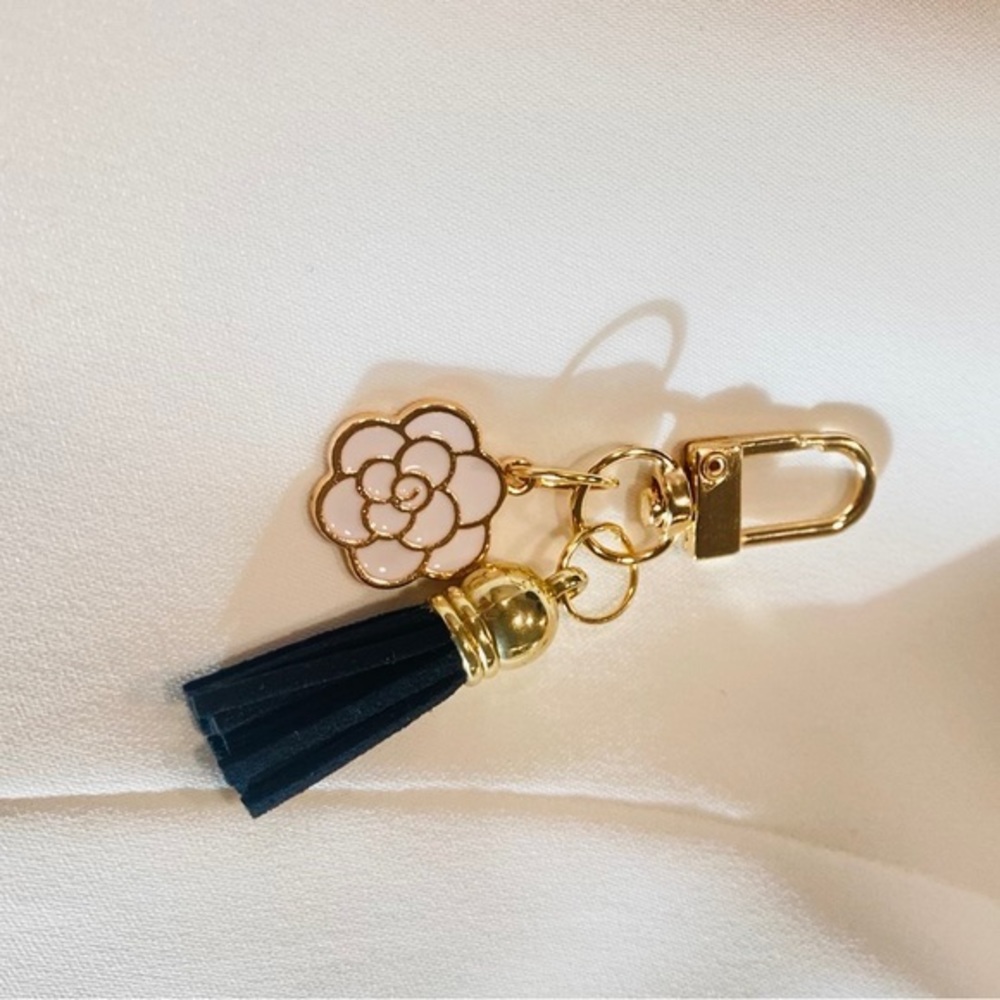 Black Tassel Camellia Flower Charm Keychain Accessories. Unbranded ✨